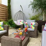 Luxurious Townhouse 10 Mins Walk To Centre