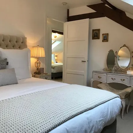 Vila Luxurious Townhouse 10 Mins Walk To Centre *