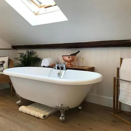 Vila Luxurious Townhouse 10 Mins Walk To Centre *