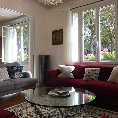 Vila Luxurious Townhouse 10 Mins Walk To Centre