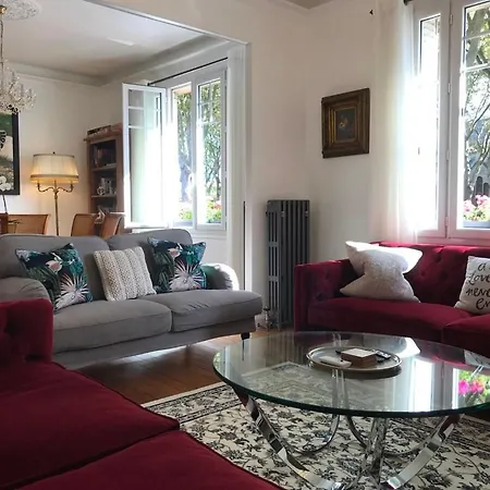 Luxurious Townhouse 10 Mins Walk To Centre