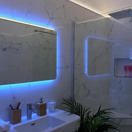 Luxurious Townhouse 10 Mins Walk To Centre Épernay