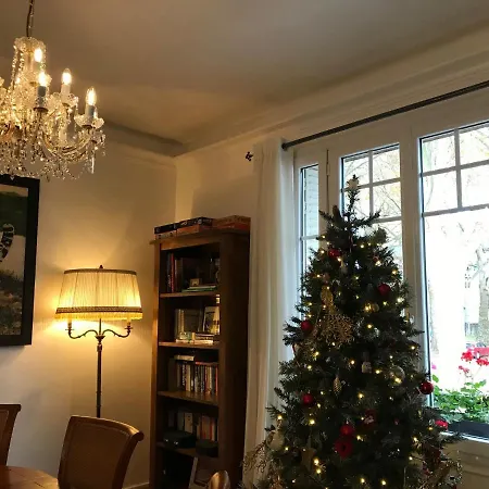 Luxurious Townhouse 10 Mins Walk To Centre *