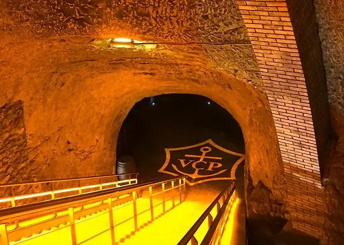 Villa Luxurious Townhouse 10 Mins Walk To Centre