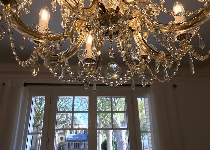 Luxurious Townhouse 10 Mins Walk To Centre *