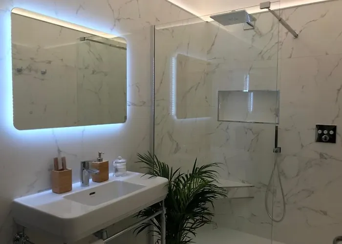 Villa Luxurious Townhouse 10 Mins Walk To Centre