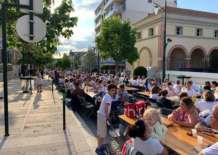 Luxurious Townhouse 10 Mins Walk To Centre