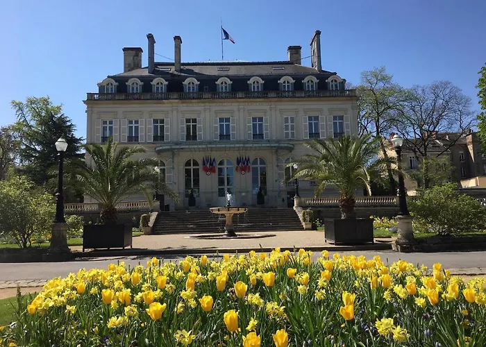 Luxurious Townhouse 10 Mins Walk To Centre Villa Épernay