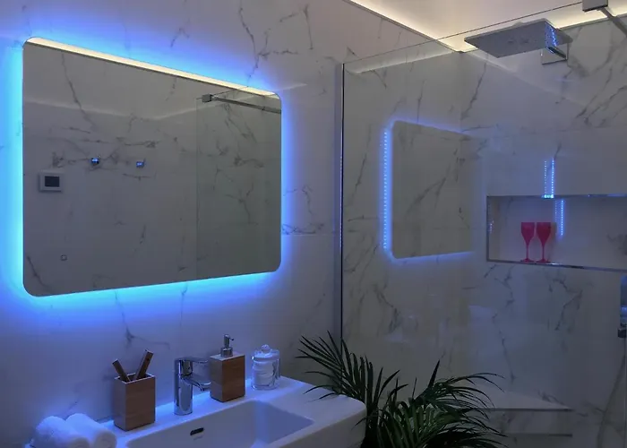 Luxurious Townhouse 10 Mins Walk To Centre Épernay