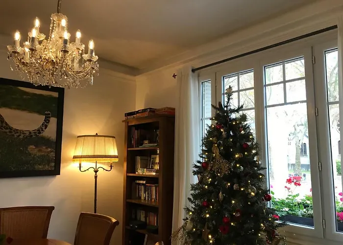 Luxurious Townhouse 10 Mins Walk To Centre *