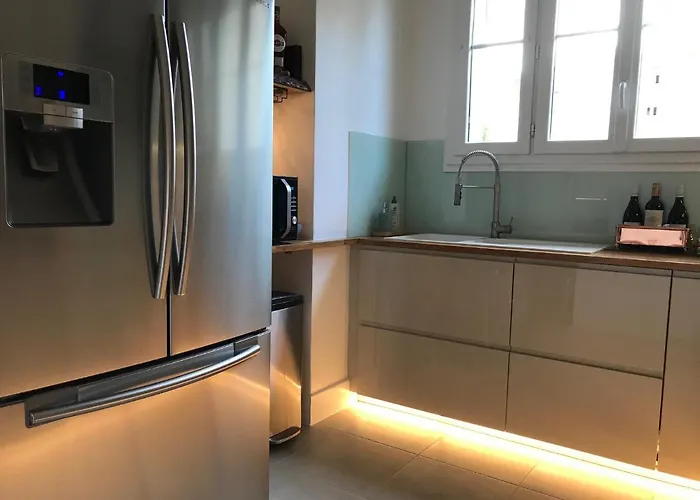 Luxurious Townhouse 10 Mins Walk To Centre Villa *